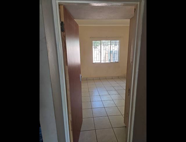 2.10HA SMALLHOLDING FOR SALE IN WATERKLOOF AH